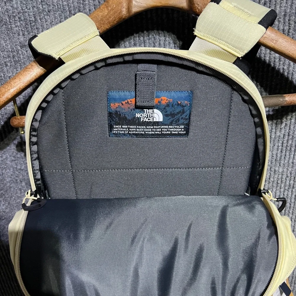 The North Face Borealis Backpack Unisex OS Gravel Black NF0A52SE Hiking Travel